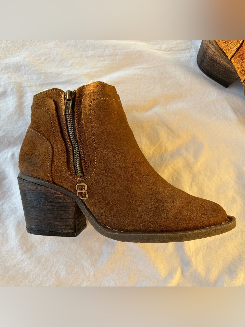 Born Montoro II Chestnut Suede Ankle Bootie Side Zip Sz 9 Comfortable